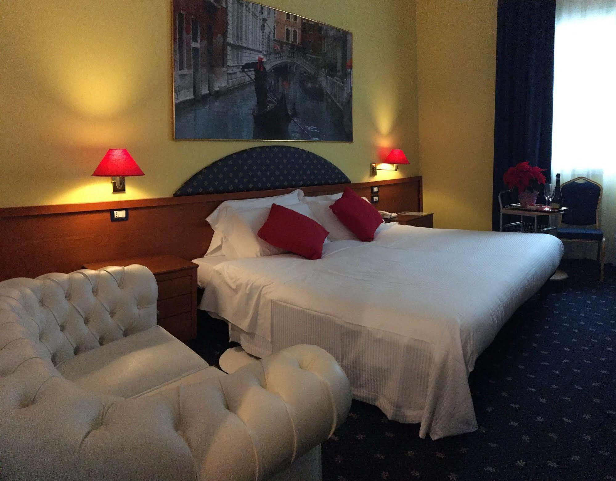Hotel Venice 3*