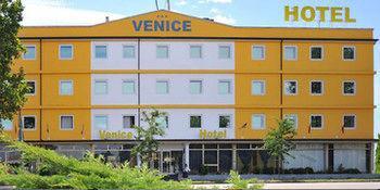 Venice Hotel