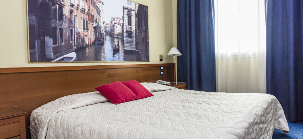 Venice Hotel