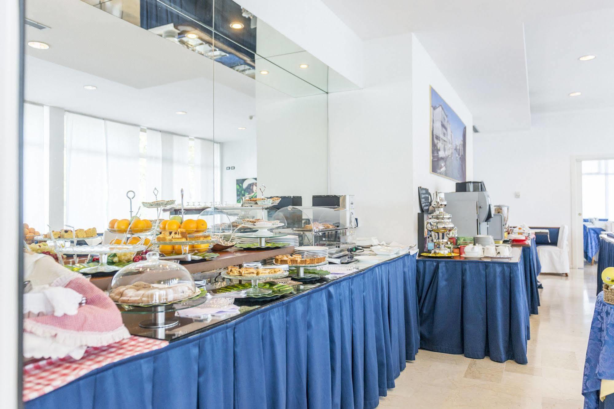 Hotel Venice 3*
